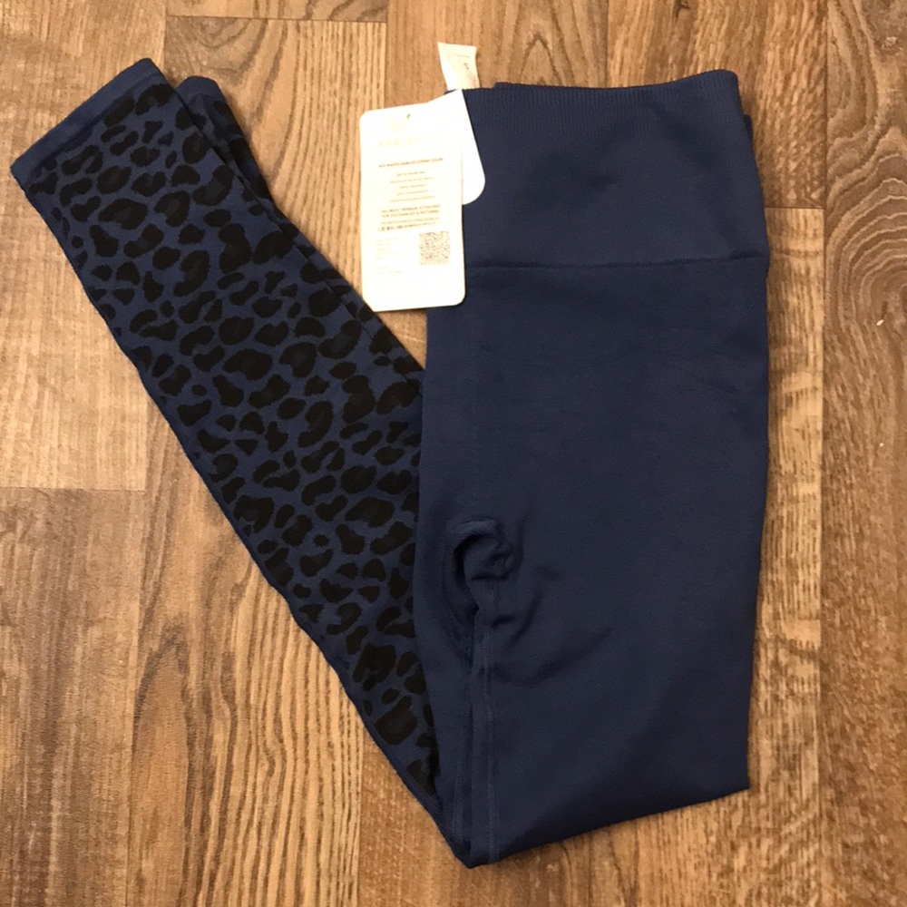 Small fabletics leggings with tags